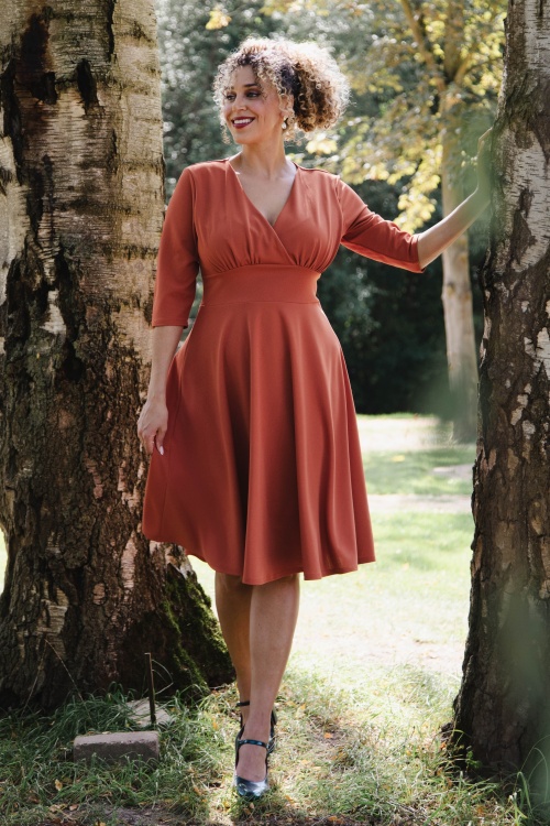 Vintage Chic for Topvintage - Topvintage exclusive ~ Caroline swing jurk in roestbruin