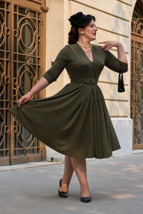 Miss Candyfloss - Enola Sage swing jurk in donker salie