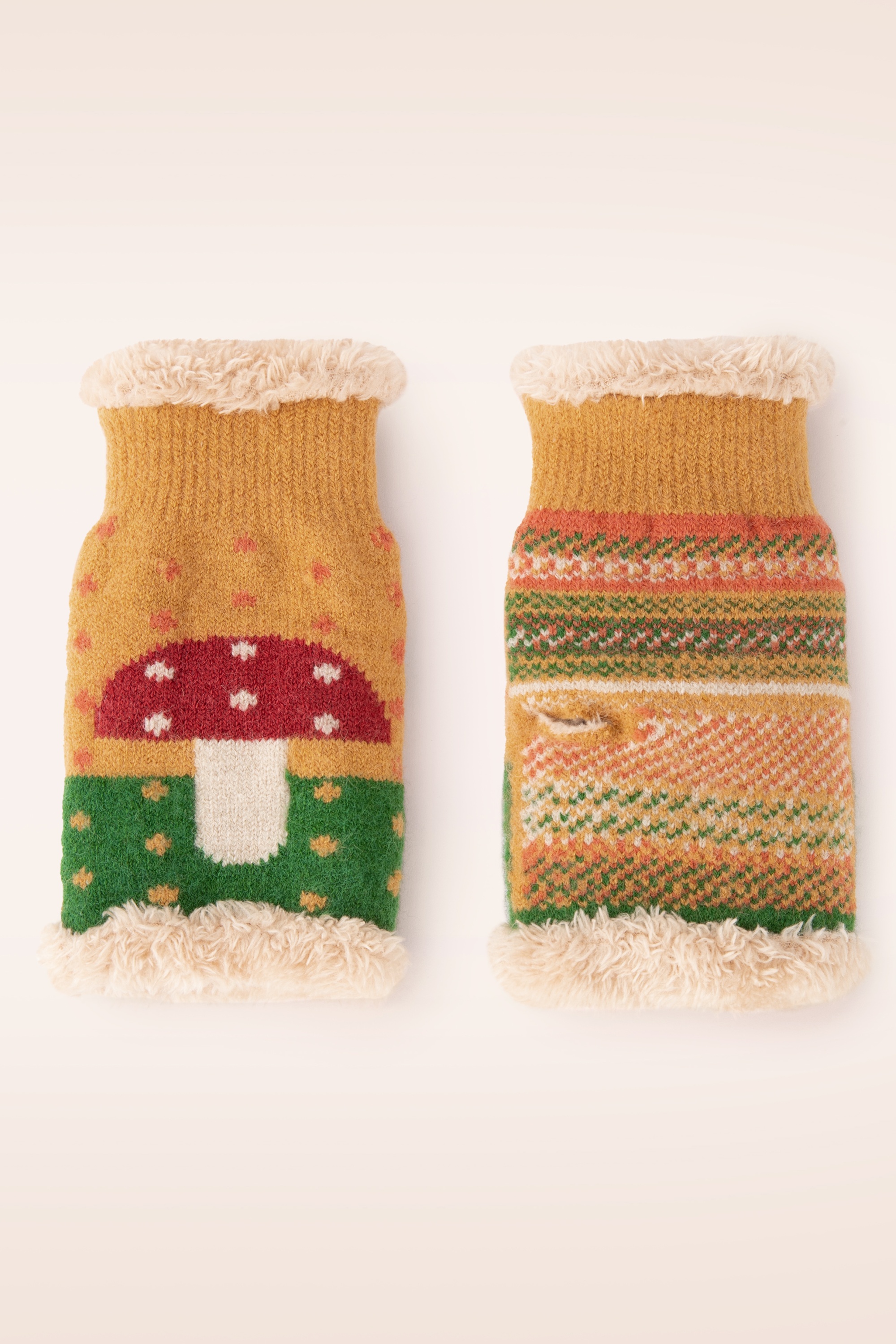 Powder - Toadstool polswarmers in mosterd 2