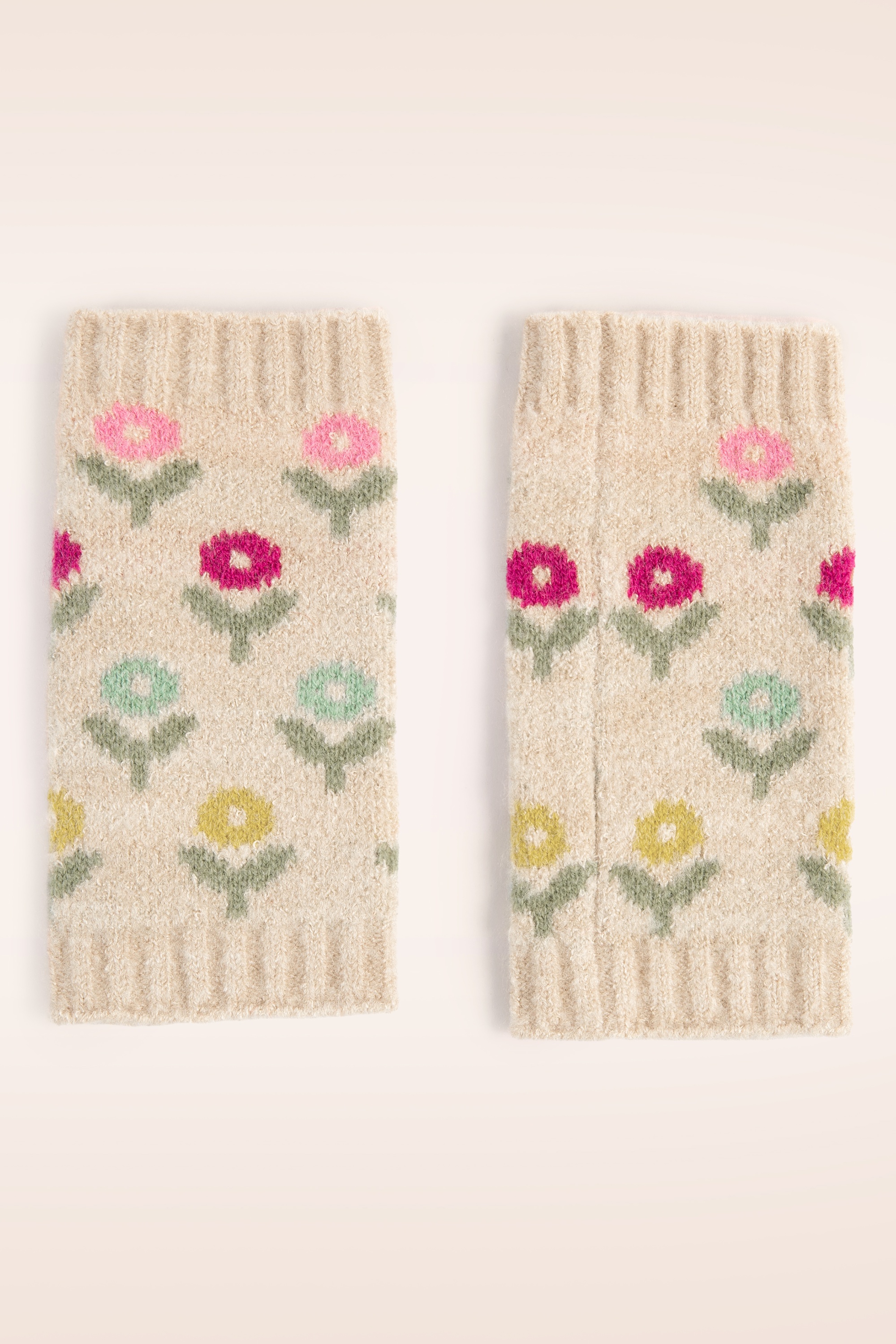 Powder - Willow Ditsy Flower polswarmers in crème 2