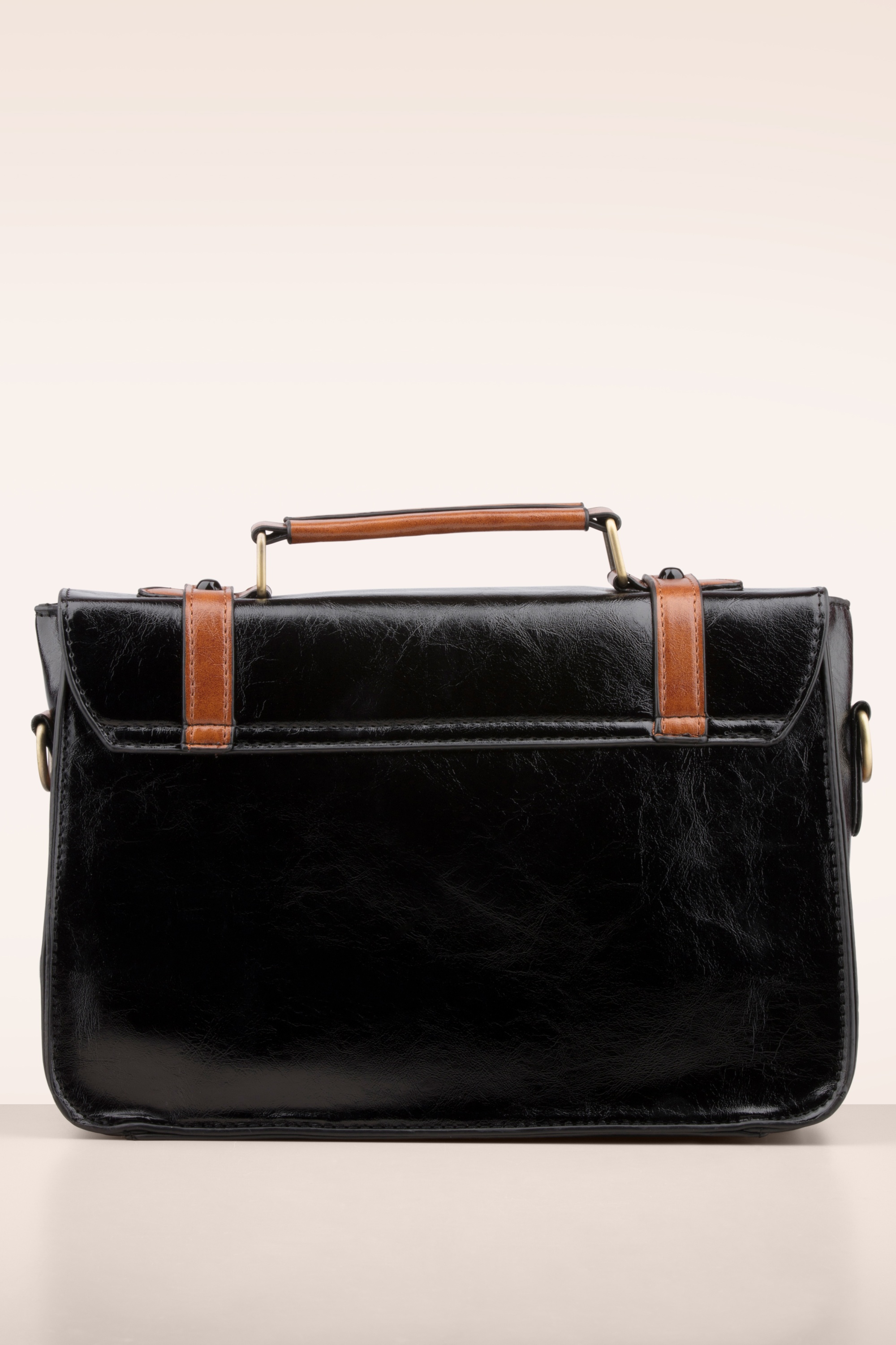 Banned Retro - Buckled and Bowed Messenger handtas in zwart 4