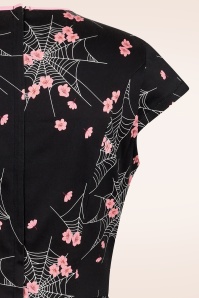 Banned Retro - Spiderblossom Pencil jurk in zwart 3
