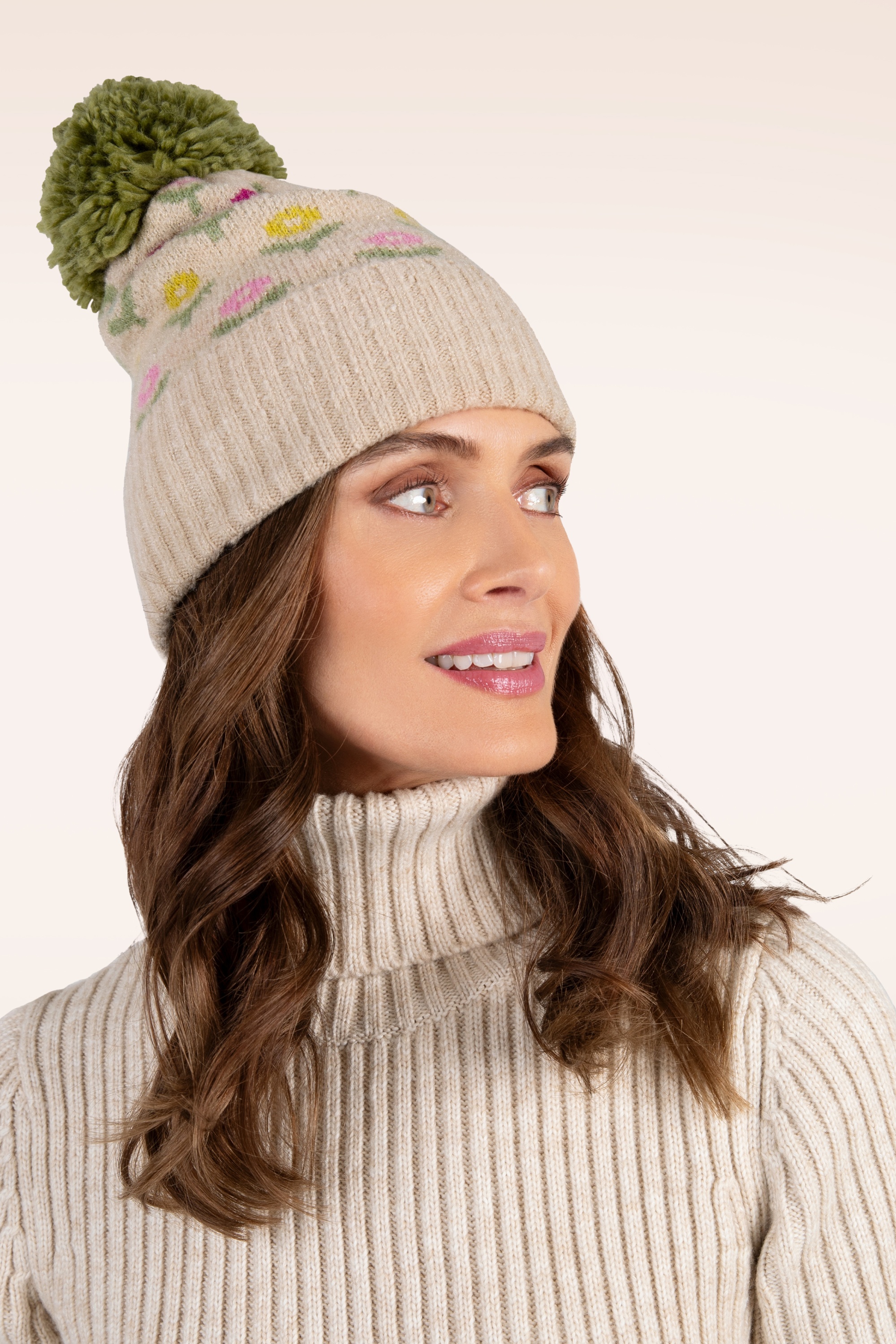 Powder - Willow Ditsy Flower pompom muts in crème 2