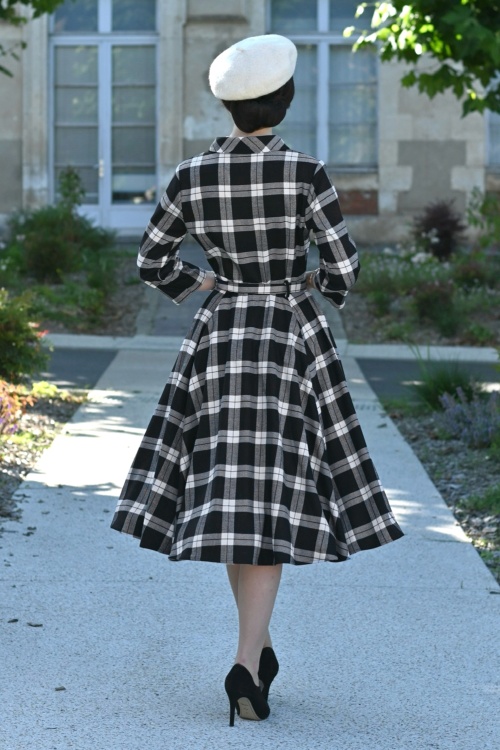 Hearts & Roses - Checkmate Charm swing jurk in zwart en wit 3