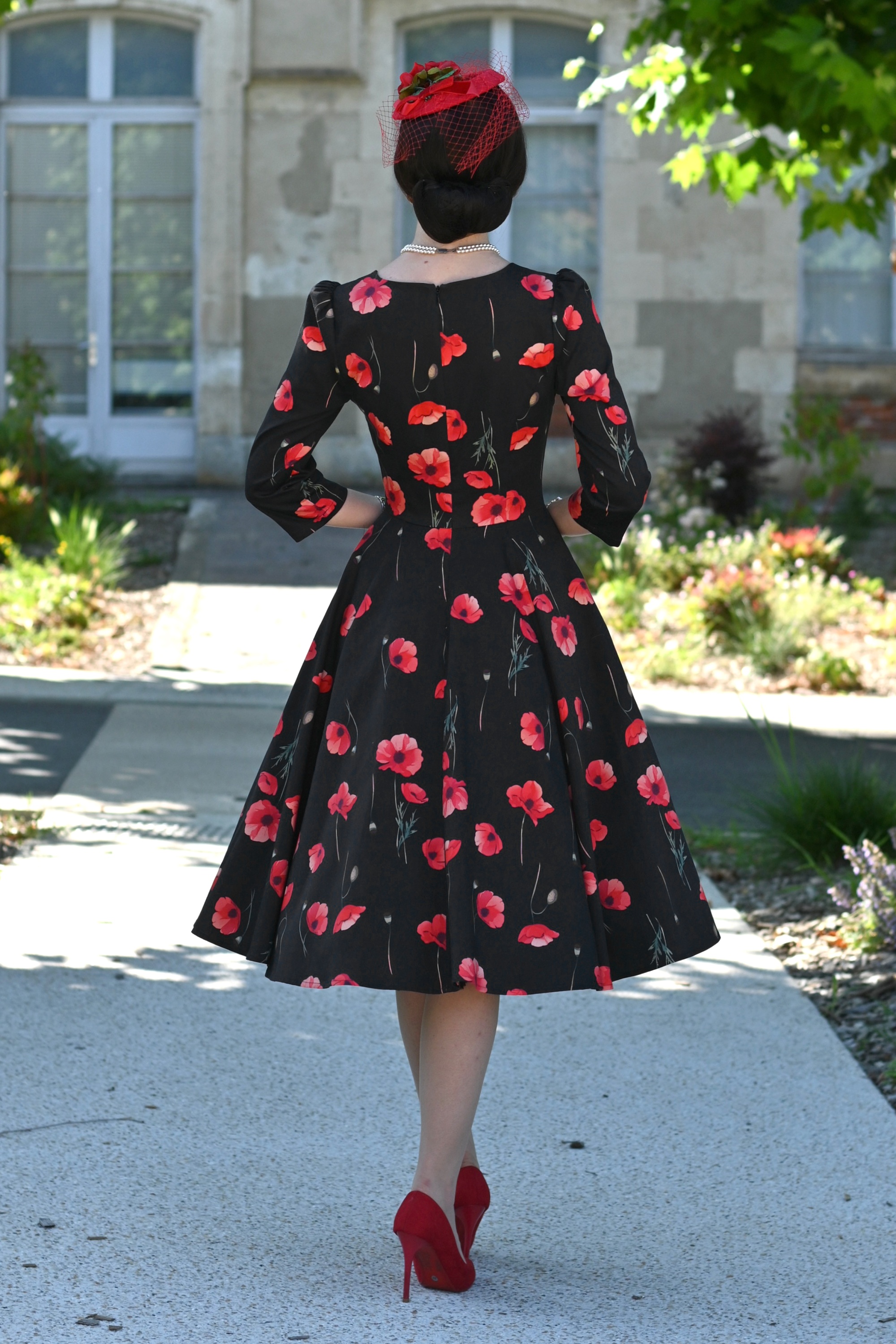 Hearts & Roses - Lady Poppy swing jurk in zwart en rood 3