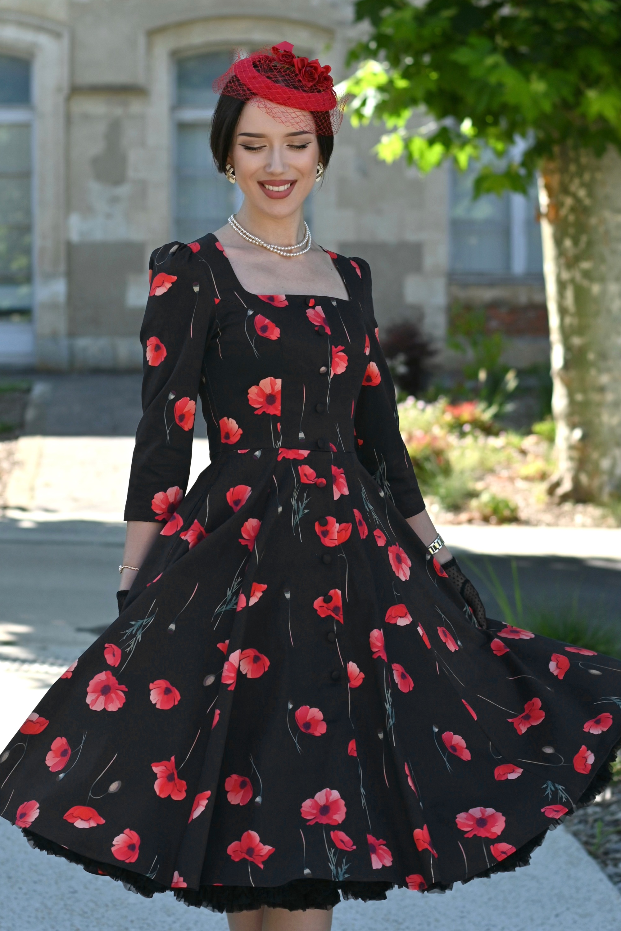 Hearts & Roses - Lady Poppy swing jurk in zwart en rood 4