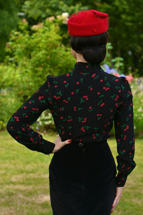 Hearts & Roses - Cherry Kiss blouse in zwart 2