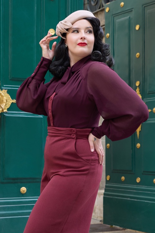 Miss Candyfloss - Sarah Bo Sheer Tie-Neck blouse in wijnrood 2