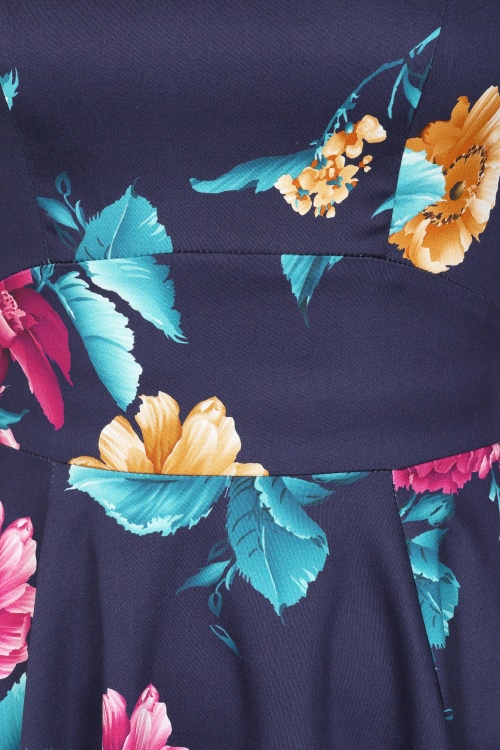 Hearts & Roses - Topvintage Exclusive ~ Petal Promise swing jurk in marineblauw en multi 2