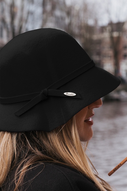 Bronté - Judy Cloche hoed in zwart 2