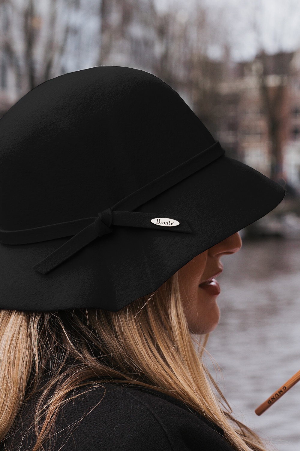 Bronté - Judy Cloche hoed in zwart 2