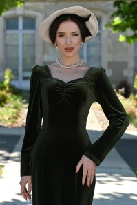 Hearts & Roses - Carmen Velvet Wiggle jurk in donkergroen 4