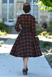 Hearts & Roses - Giselle Tartan swing jurk in roestbruin en navyblauw 4