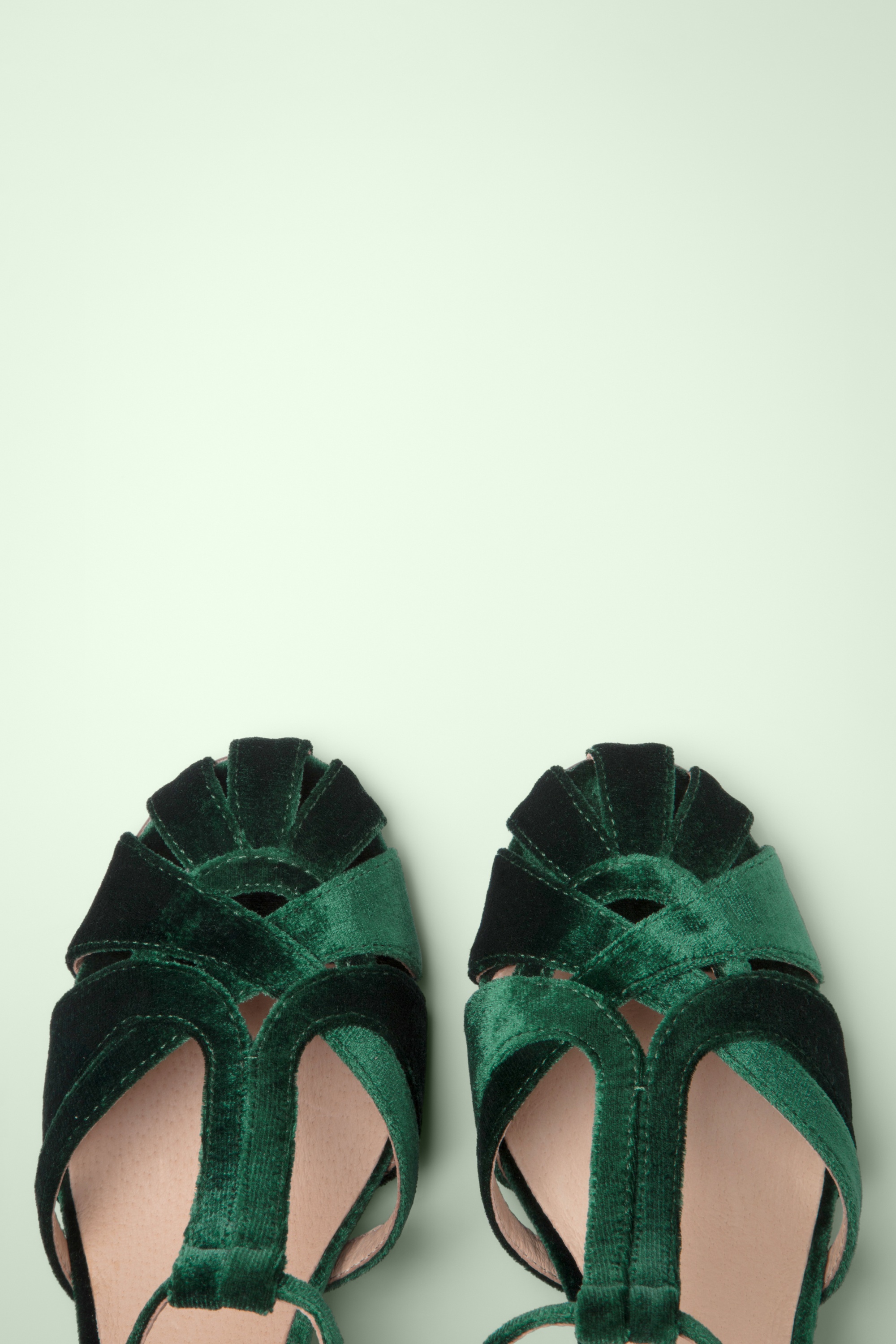 Chelsea Crew - Sergi fluwelen T-strap pumps in smaragdgroen 2