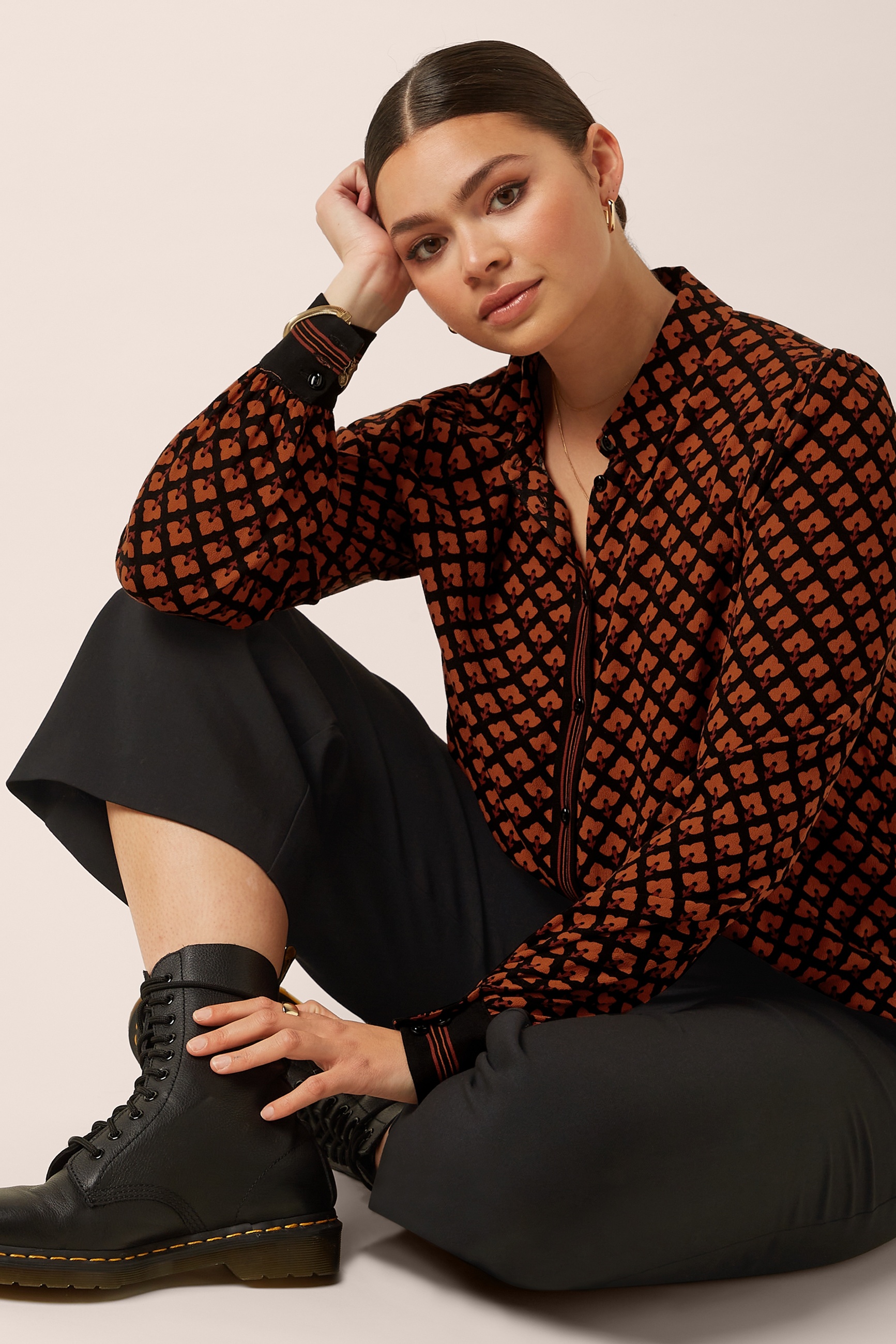 King Louie - Maisie Moire blouse in zwart en oranje