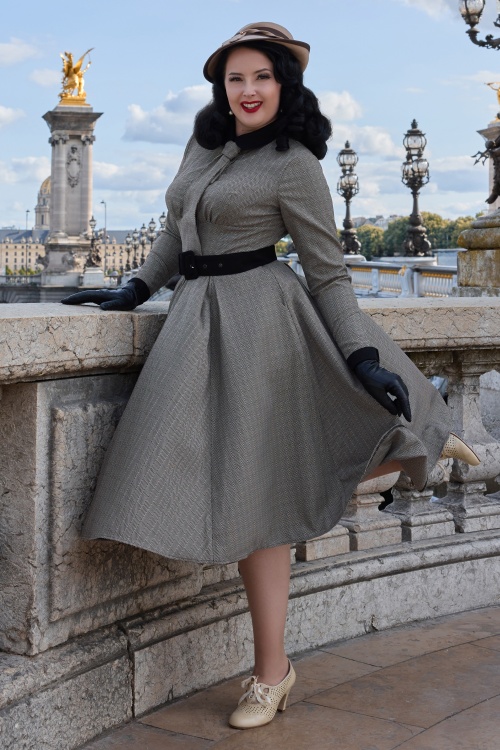 Miss Candyfloss - Manel Abalone Tie swing jurk in zwart en grijs 3