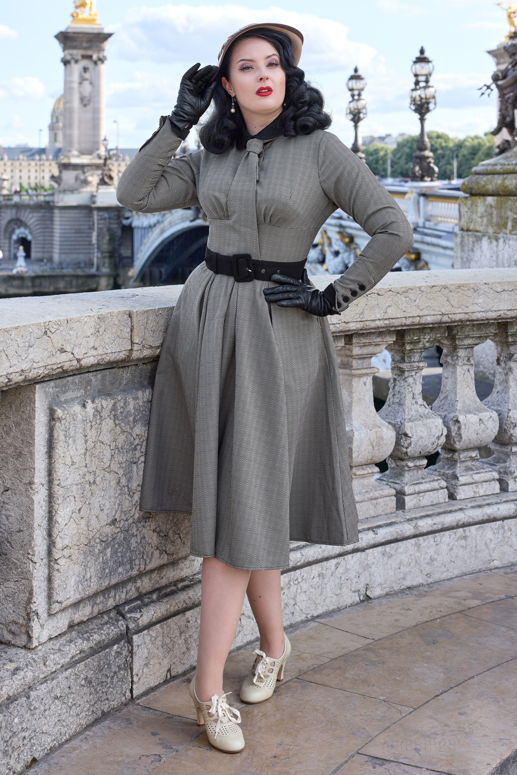 Miss Candyfloss - Manel Abalone Tie swing jurk in zwart en grijs