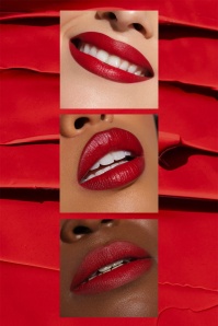 Bésame Cosmetics - Classic Colour lippenstift in red hot red 2