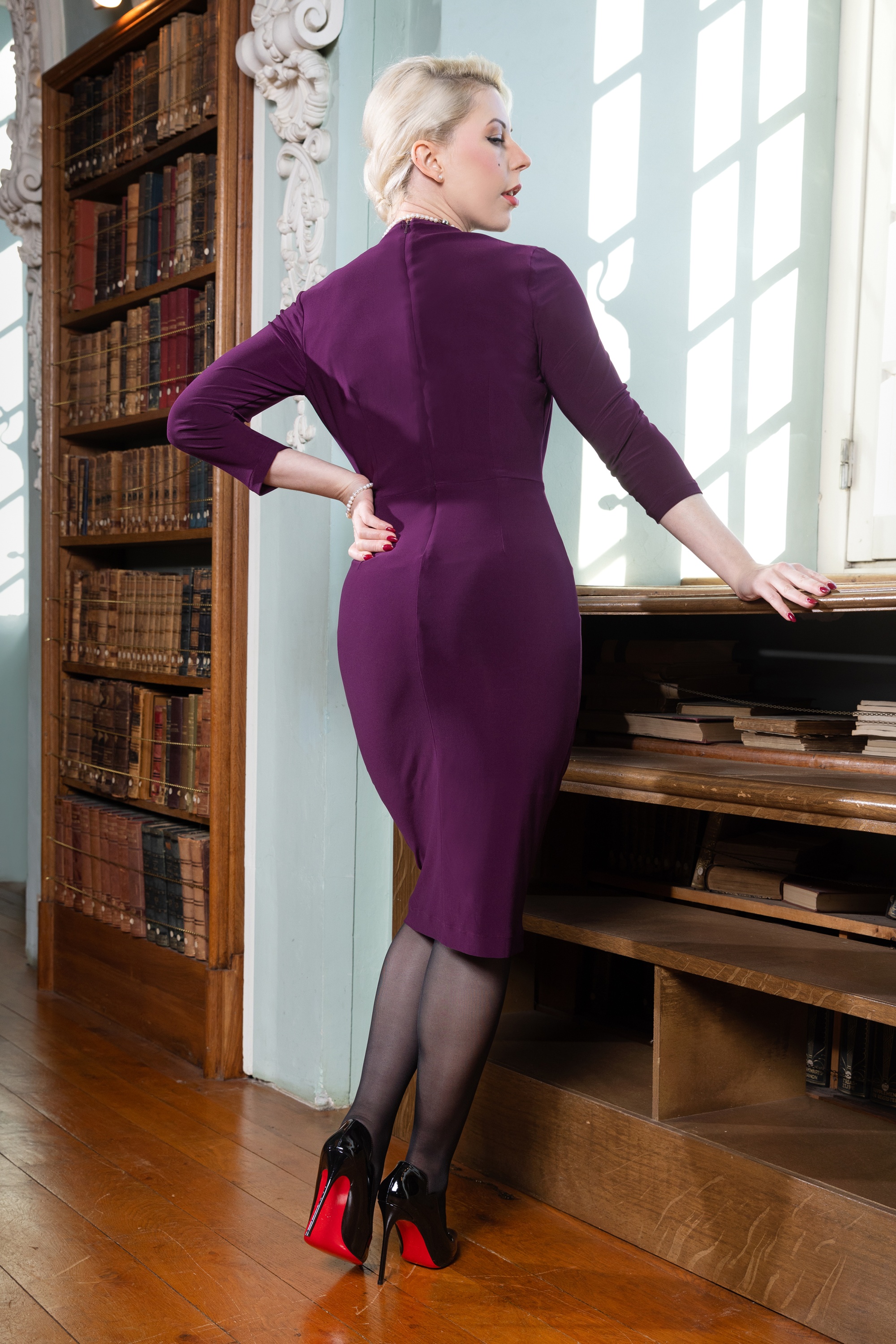 Vintage Diva  - Lilianne pencil jurk in paars violet 4