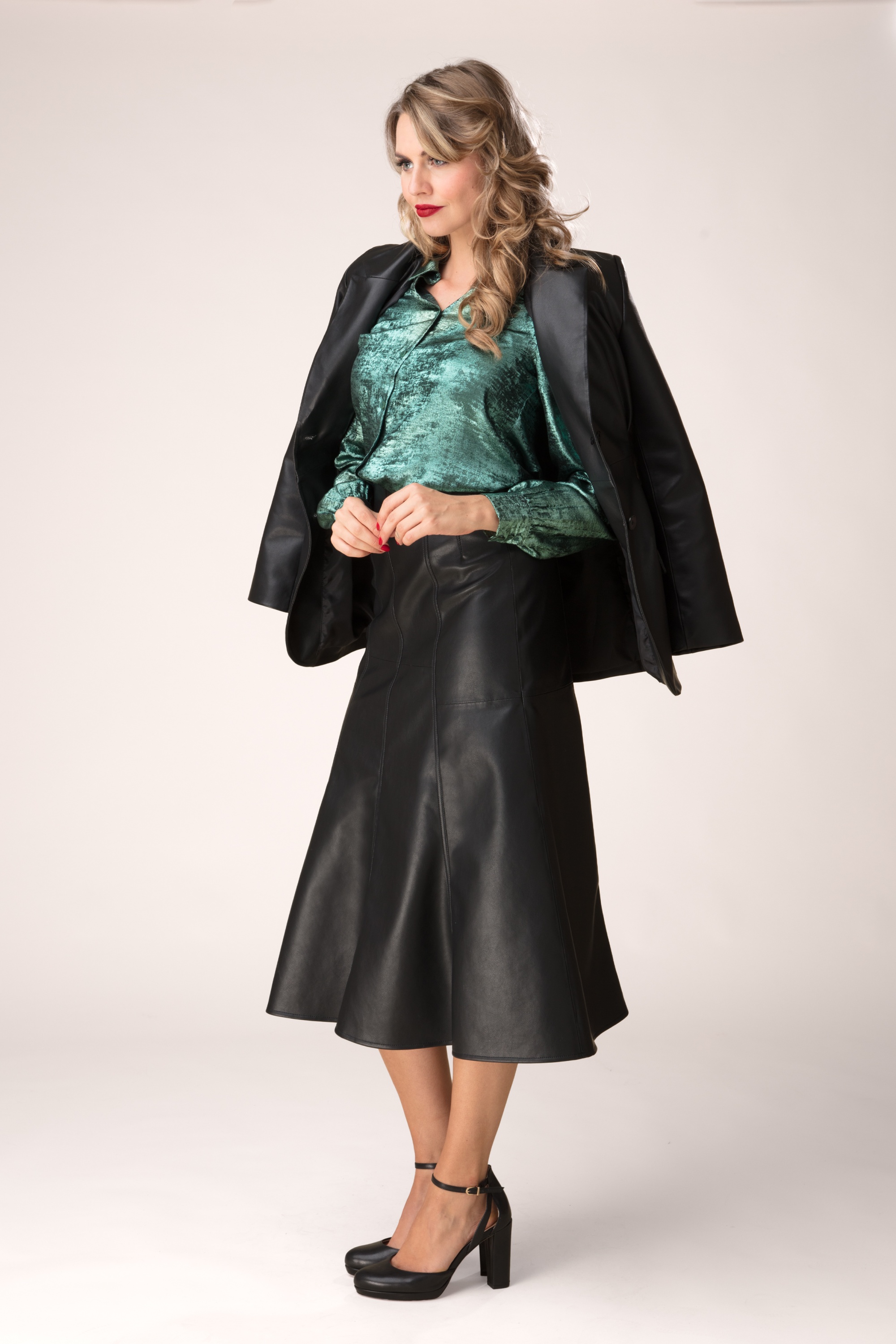 Topvintage Boutique Collection - Topvintage exclusive ~ Lara Faux Leather Midi rok in zwart 2