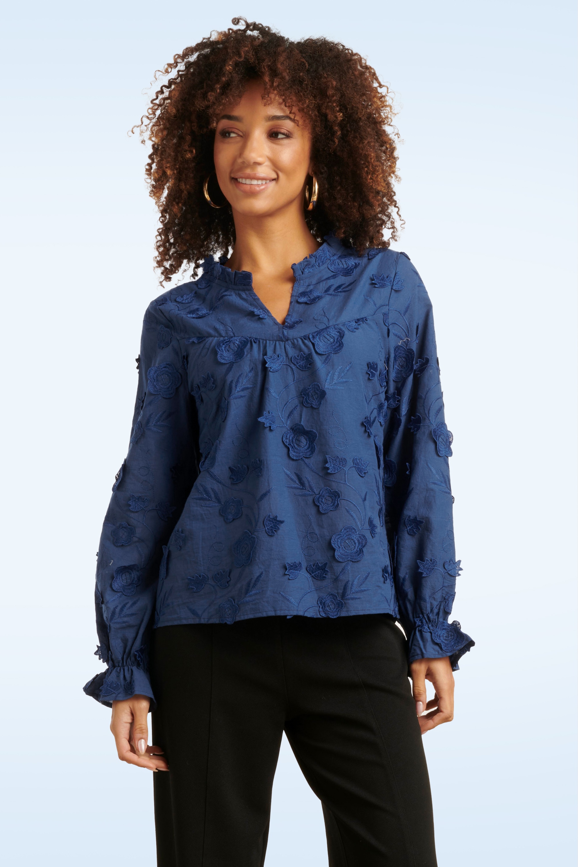 Smashed Lemon - Piper geborduurde blouse in navyblauw