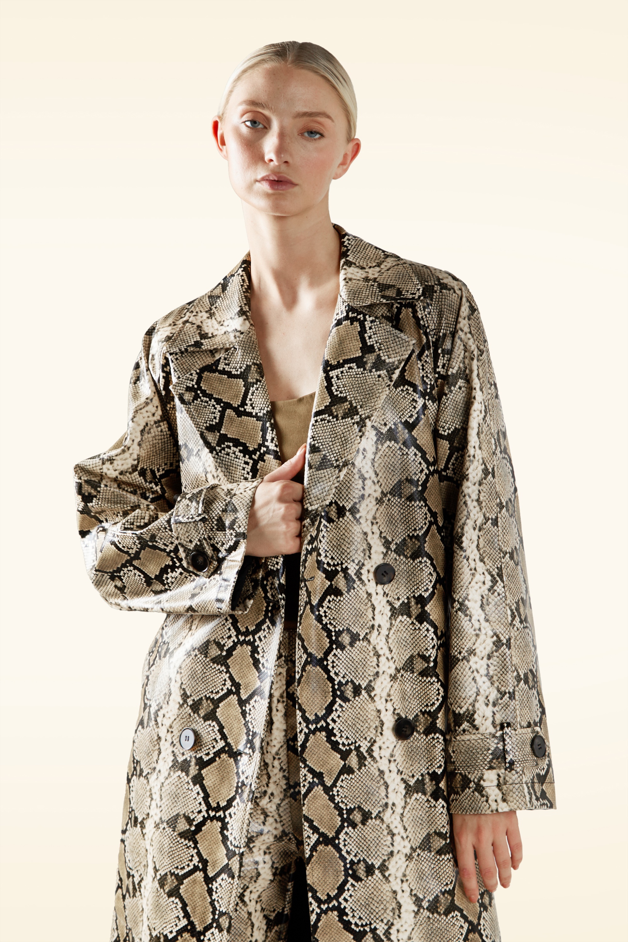 Glamorous - Sarah Venom trenchcoat in beige 9