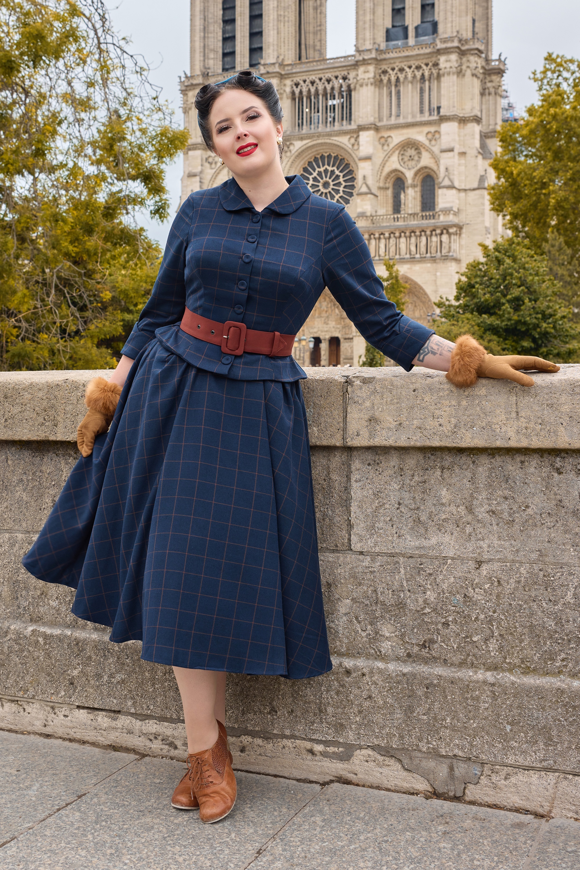 Miss Candyfloss - Maissa Lee swing jurk in marineblauw en Sienna