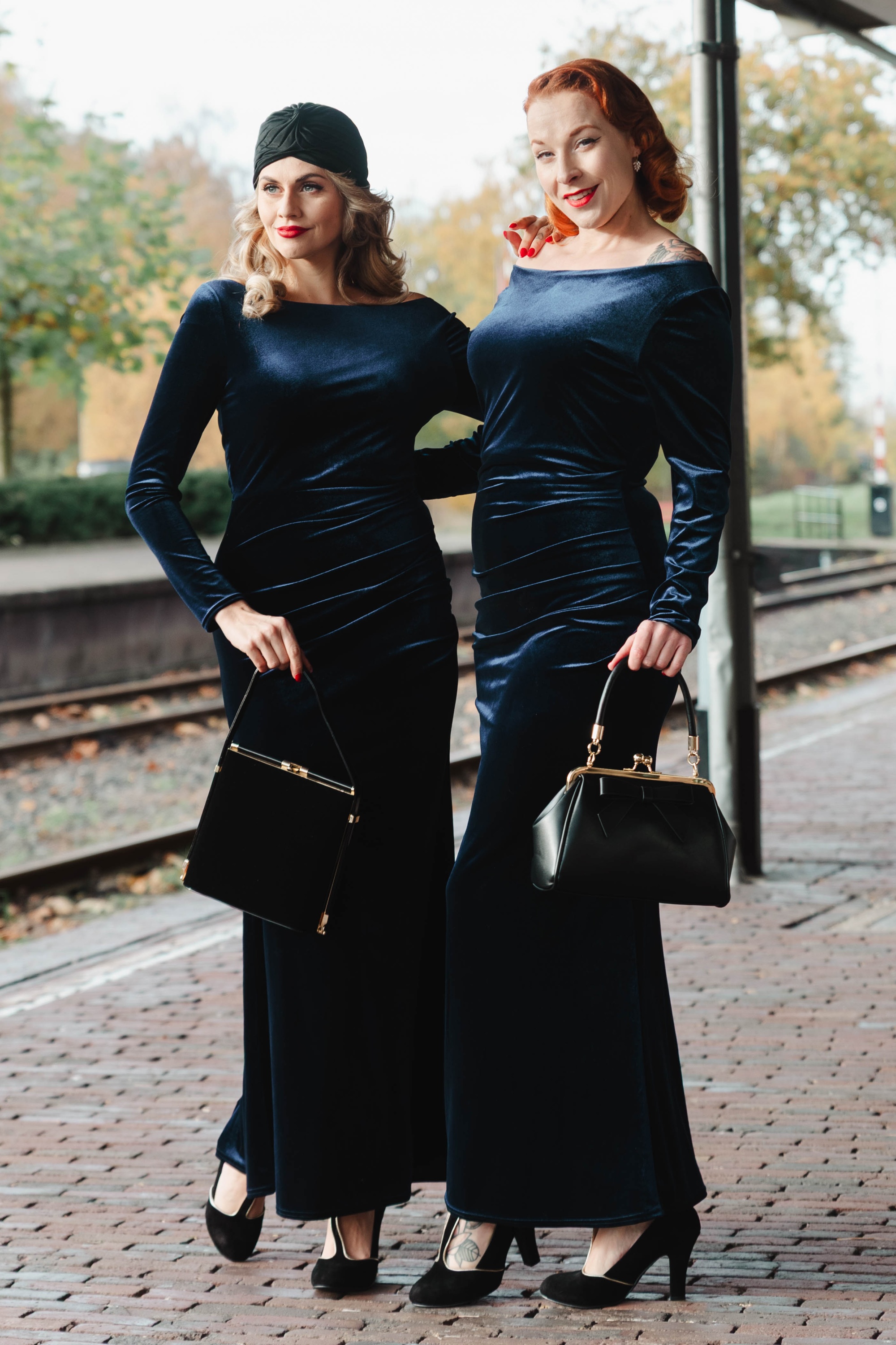 Vintage Chic for Topvintage - Topvintage exclusive ~ Sage fluwelen maxi jurk in marineblauw 3