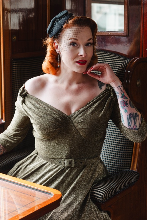 Glamour Bunny - Marilyn Glitter swing jurk in donkergoud 4