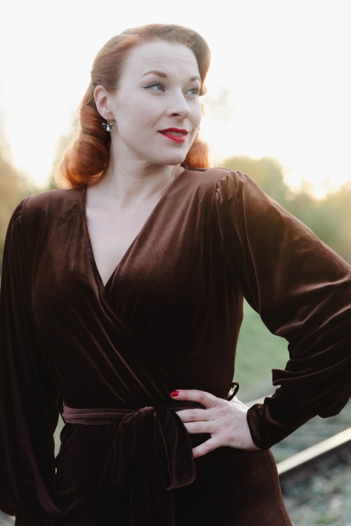 Vintage Chic for Topvintage - Topvintage exclusive ~ Melina Velvet jumpsuit in chocolade bruin 2