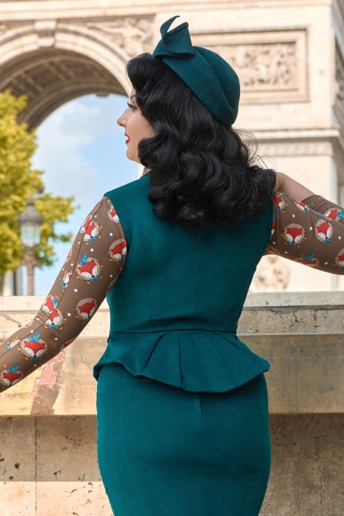 Miss Candyfloss - Jonele Kat Corduroy gilet in petrol 3