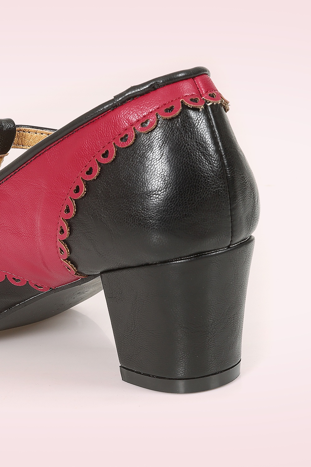 Banned Retro - Vintage Voyager pumps in zwart en rood 3