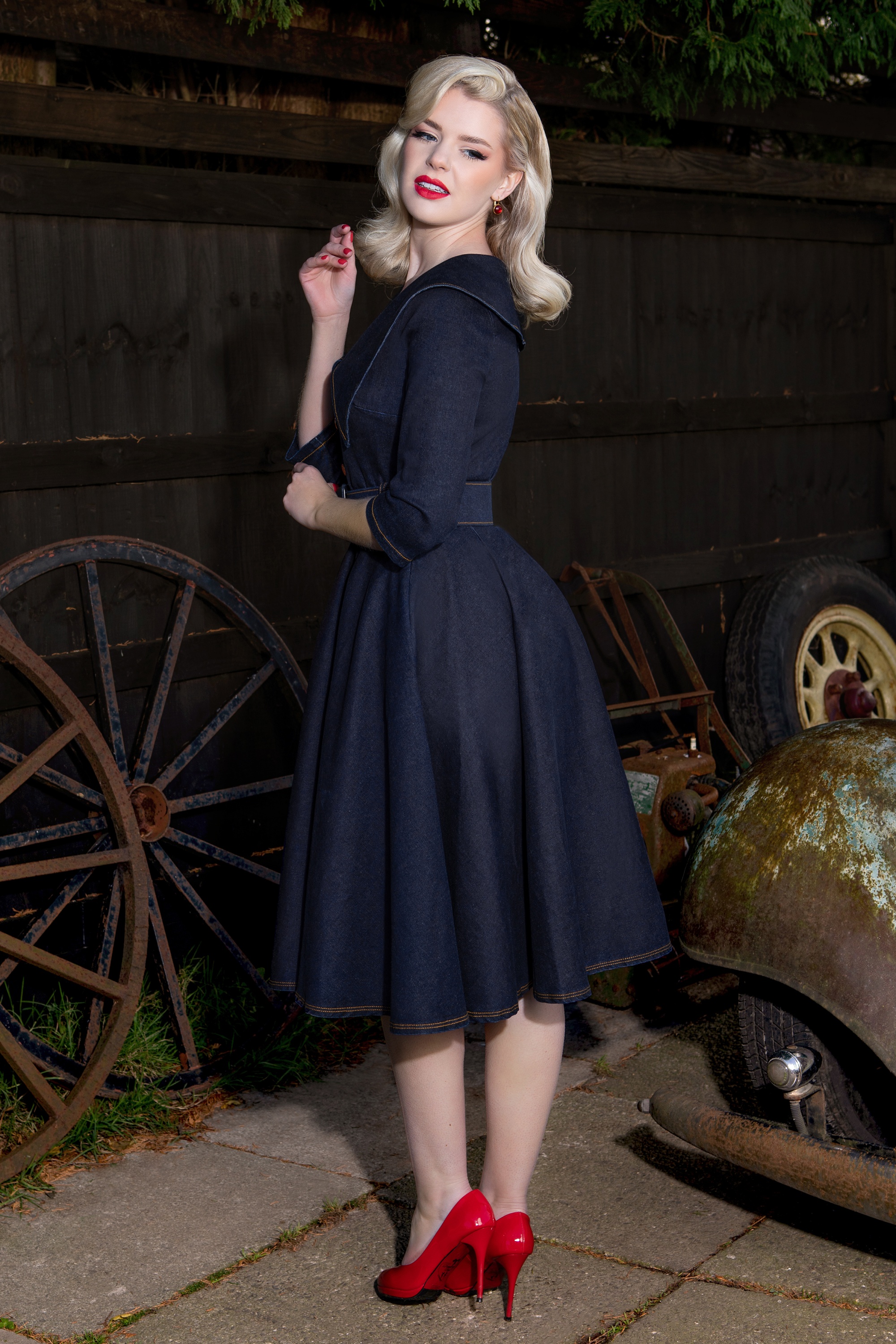 Rock-a-Booty - Topvintage exclusive ~ Loretta Lynn swing jurk in donker denim 4