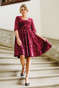 Topvintage Boutique Collection - Topvintage exclusive ~ Darlene Velvet swing jurk in wijnrood