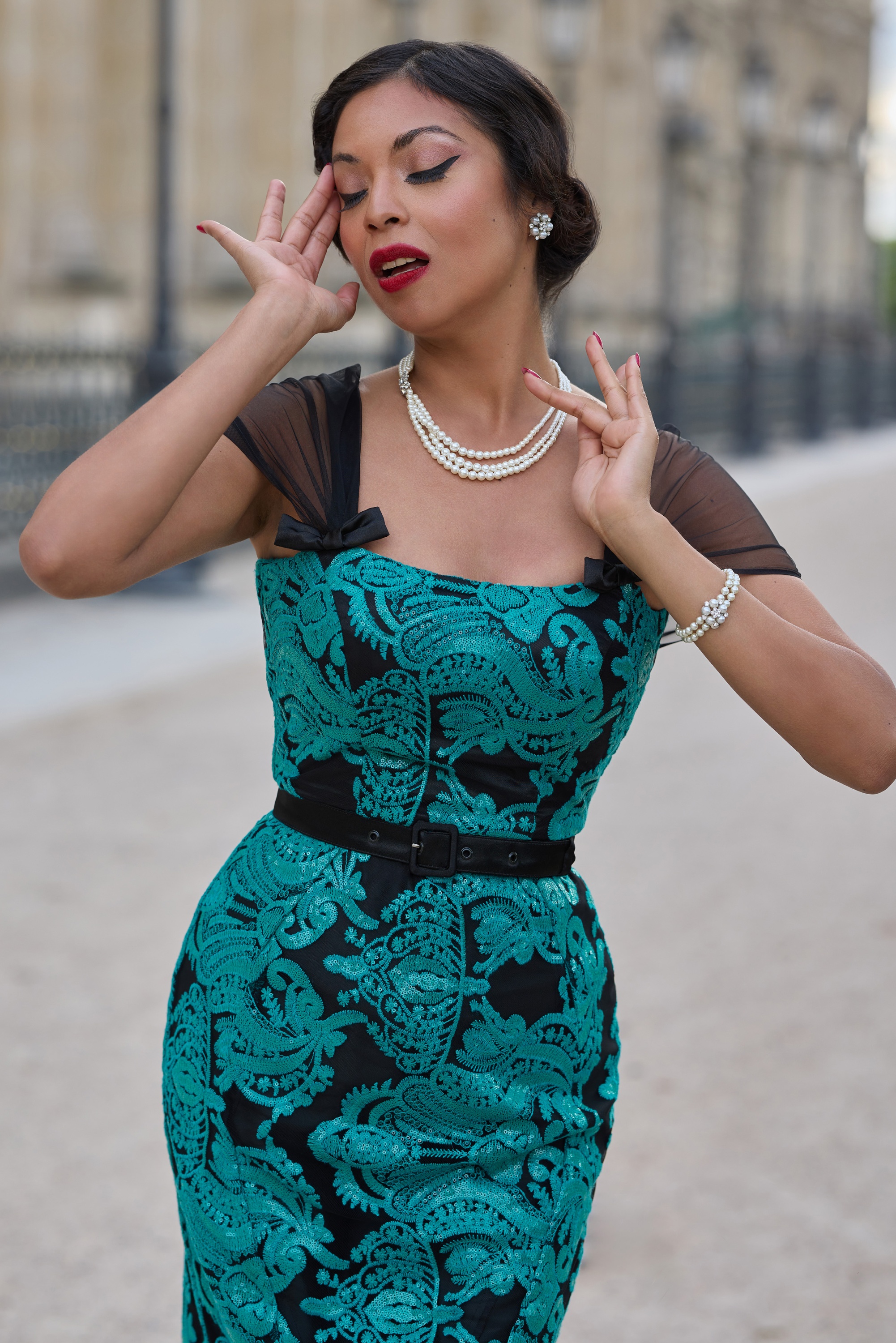 Miss Candyfloss - Jayda Tiffany Lace pencil jurk in zwart en turquoise  2