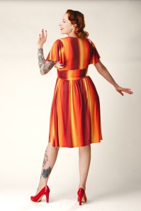 Vintage Chic for Topvintage - Topvintage exclusive ~ Sadie Faded Stripes swing jurk in oranje en geel 3