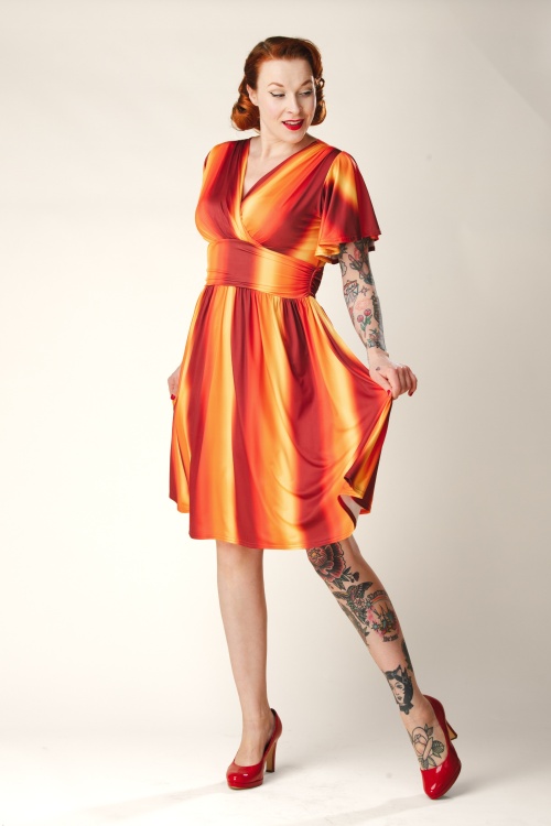 Vintage Chic for Topvintage - Topvintage exclusive ~ Sadie Faded Stripes swing jurk in oranje en geel
