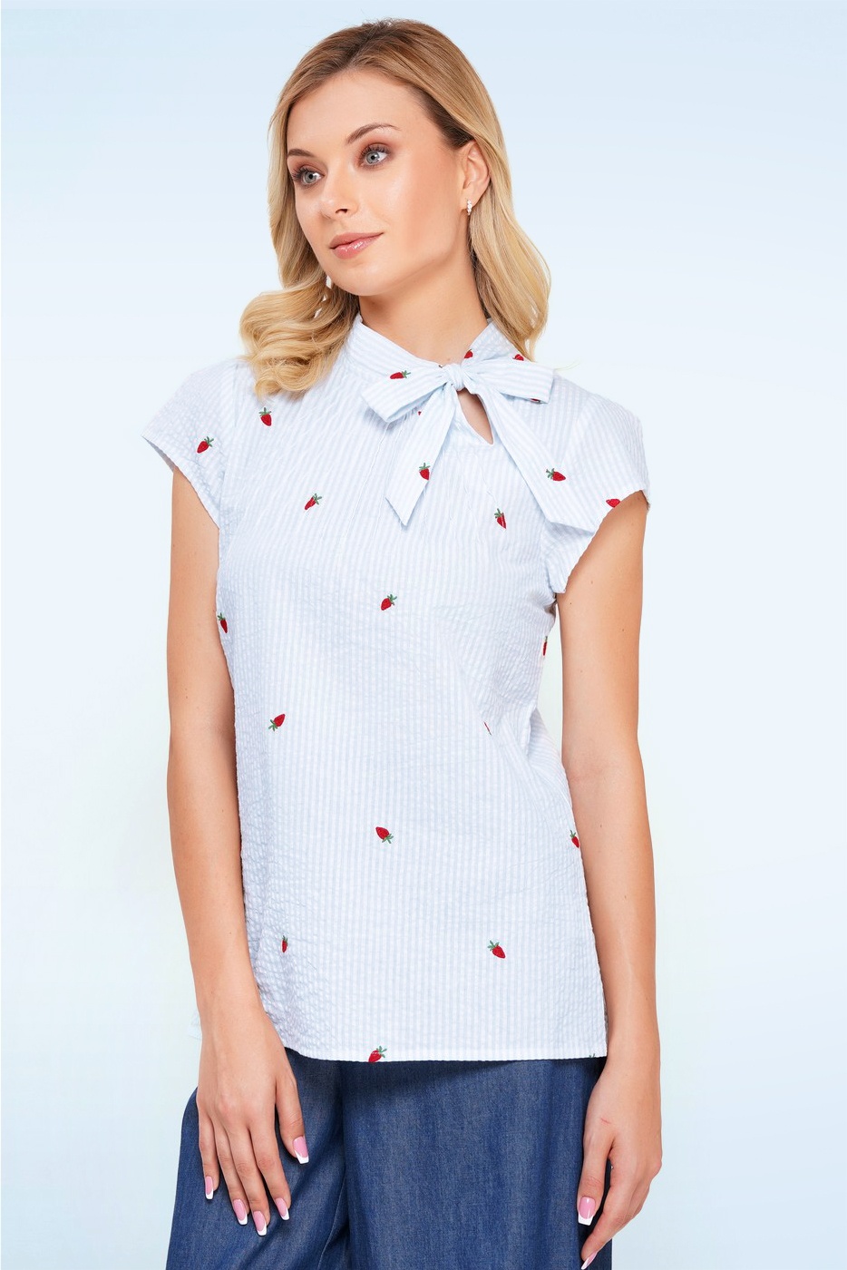 Circus - Anna katoenen gestreepte aardbeien blouse in lichtblauw en wit