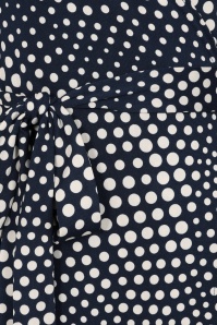 Vintage Chic for Topvintage - Topvintage exclusive ~ Lola Dot wikkeljurk in marineblauw en gebroken wit 2