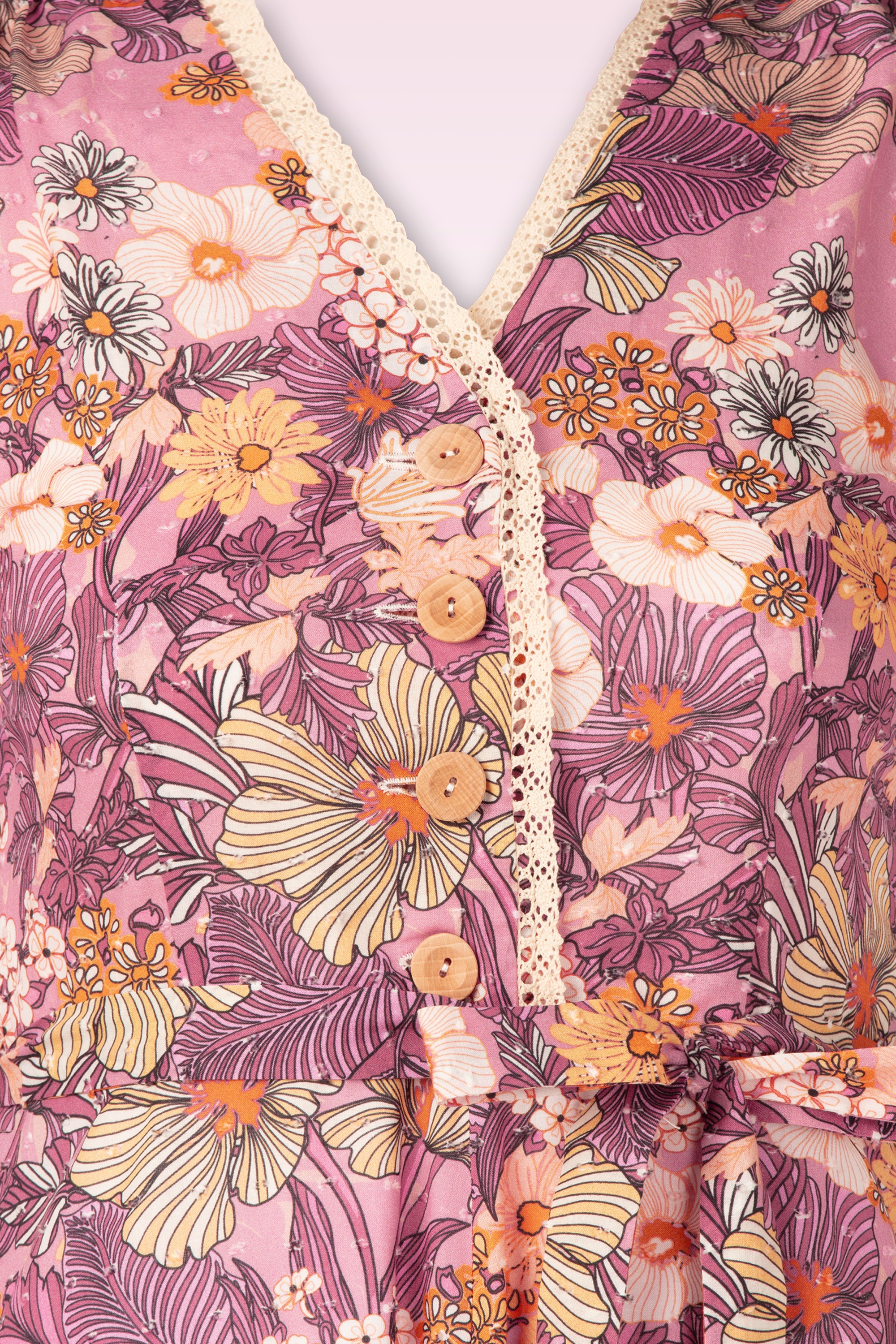 Very Cherry - Magnolia Mucha Flowers Plumeti midi jurk in roze 3