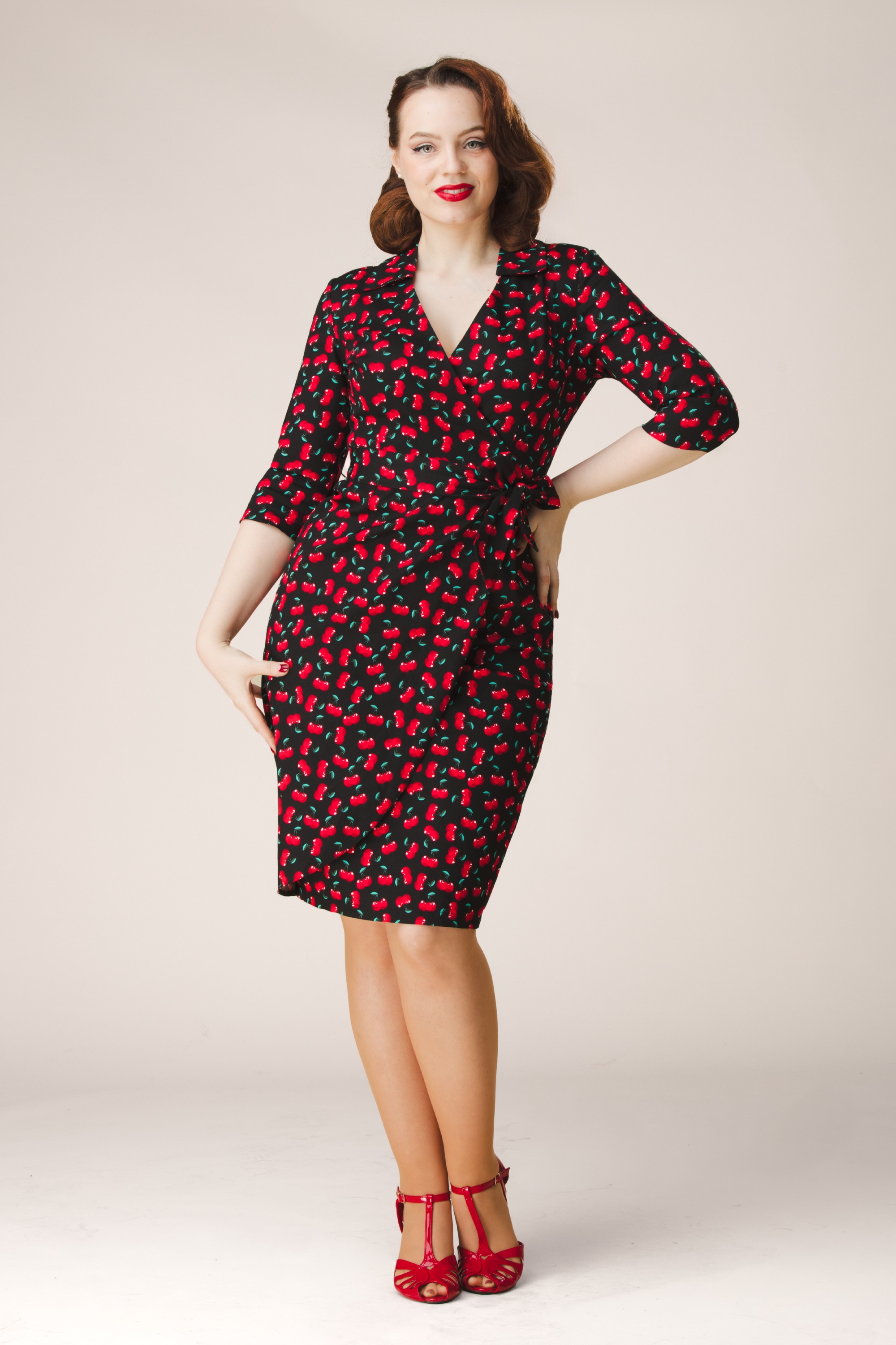 Topvintage Boutique Collection - Topvintage exclusive ~ Amour Cherry pencil jurk in zwart