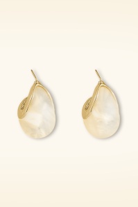 Day&Eve by Go Dutch Label - Pearly Drop Shaped oorbellen in wit 2