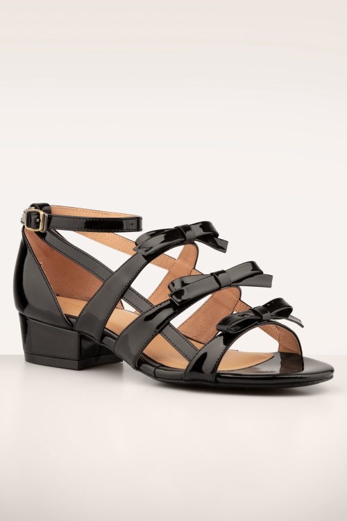 Lola Ramona ♥ Topvintage - Alice Couture Bow lak sandaaltjes in zwart 4