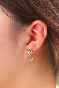 Day&Eve by Go Dutch Label - Double Pearl Flower oorbellen in goud