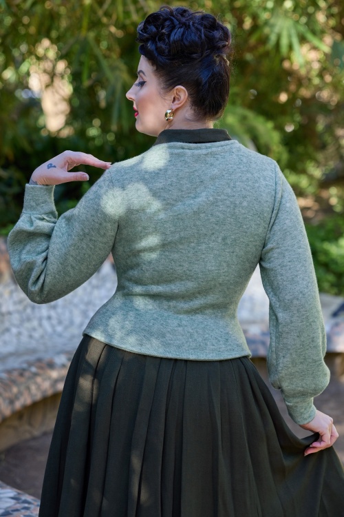 Miss Candyfloss - Betill Sage gebreid vest in varengroen 2