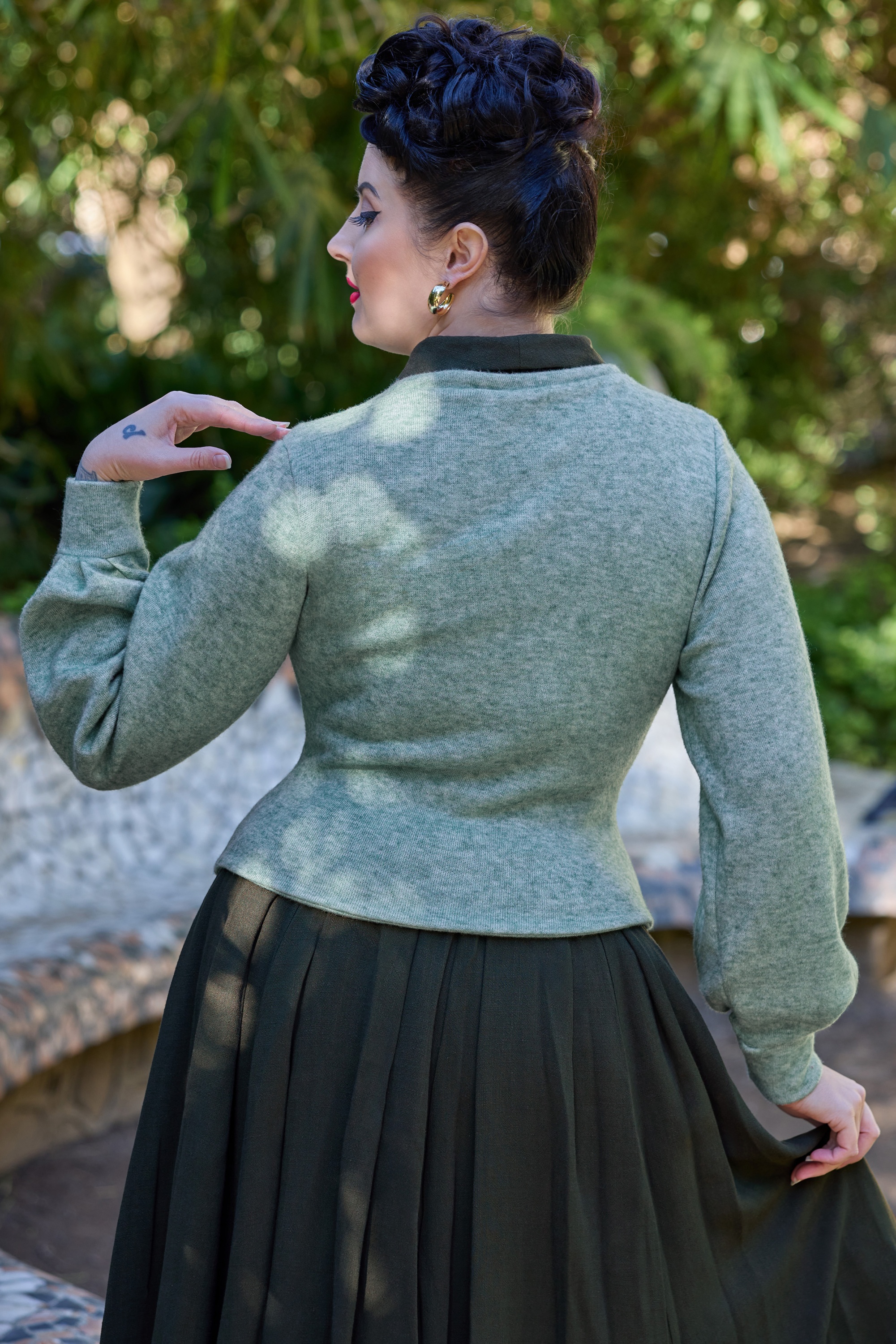 Miss Candyfloss - Betill Sage gebreid vest in varengroen 2