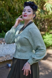 Miss Candyfloss - Betill Sage gebreid vest in varengroen 3