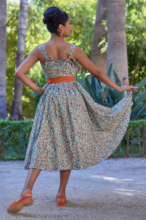 Miss Candyfloss - Louison Fire floral katoenen swing jurk in saliegroen 2