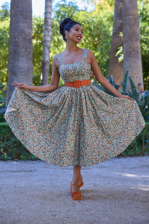 Miss Candyfloss - Louison Fire floral katoenen swing jurk in saliegroen