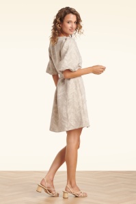 Smashed Lemon - Sunlit Glow jurk in zand en goud 6